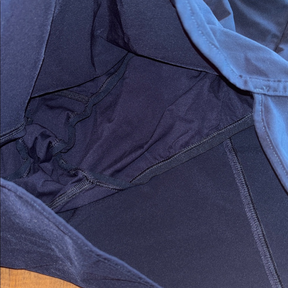 Heynuts large Women's Navy Athletic Shorts EUC! - Picture 3 of 4